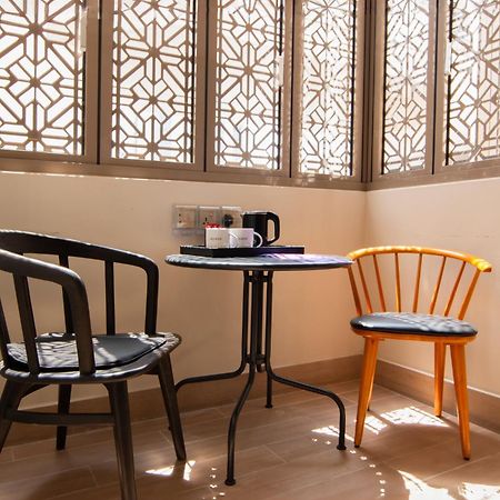 Aqueen Prestige Hotel Jalan Besar Szingapúr Kültér fotó