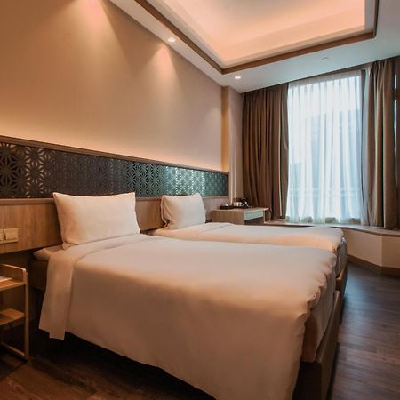 Aqueen Prestige Hotel Jalan Besar Szingapúr Kültér fotó