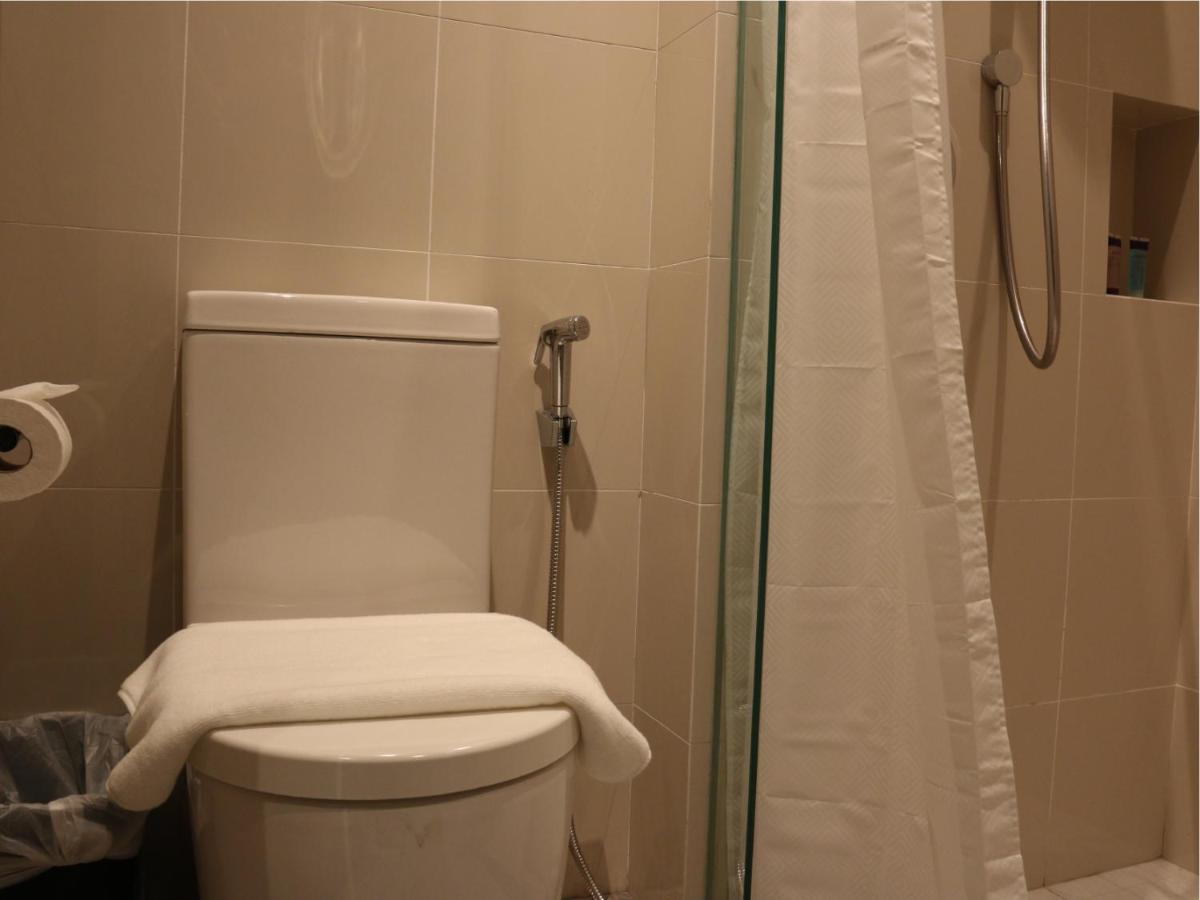 Aqueen Prestige Hotel Jalan Besar Szingapúr Kültér fotó