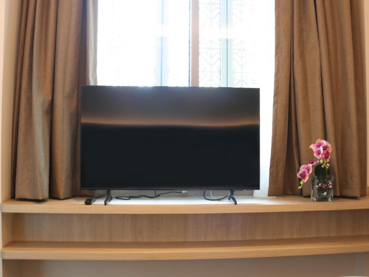 Aqueen Prestige Hotel Jalan Besar Szingapúr Kültér fotó