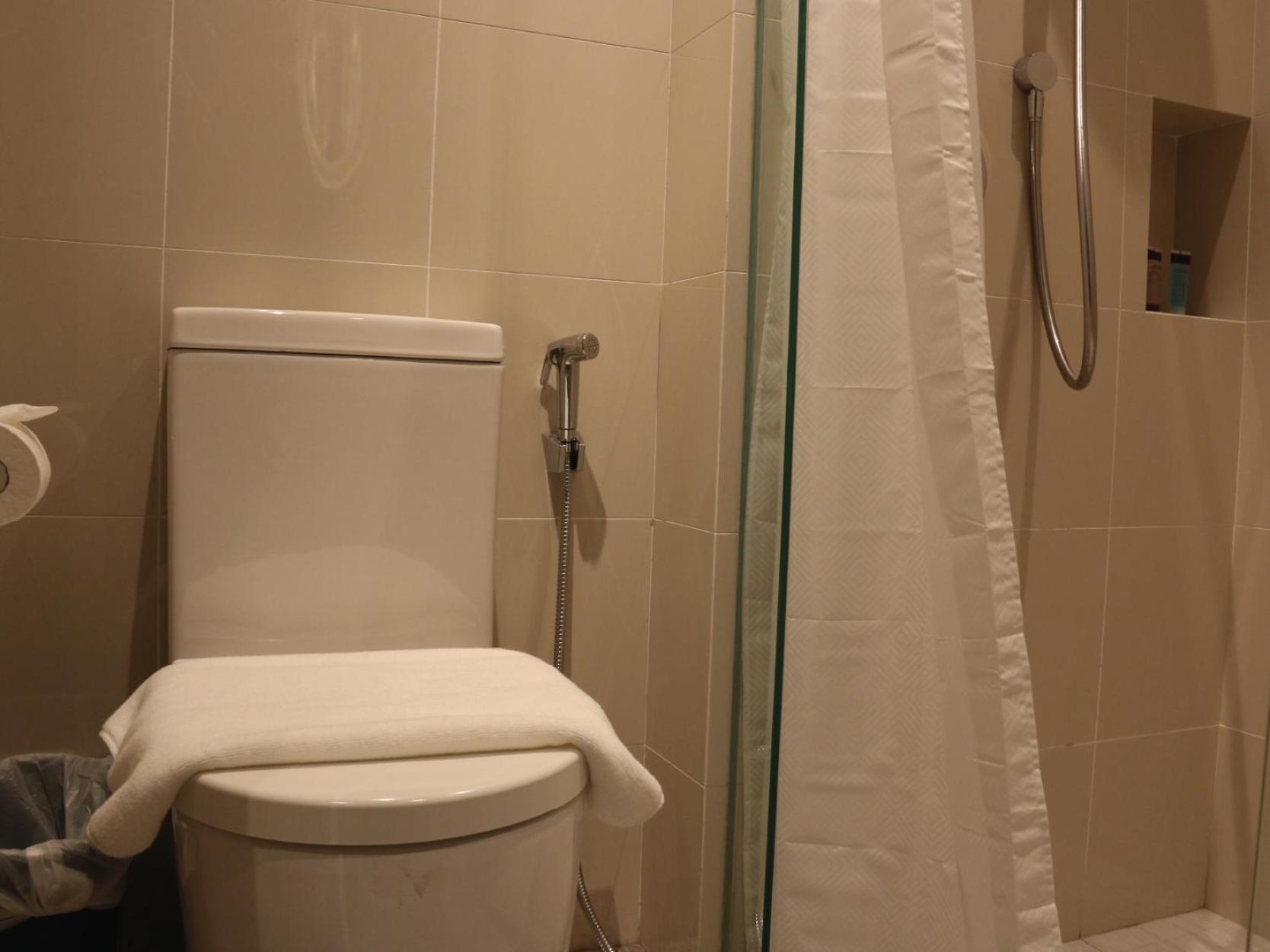 Aqueen Prestige Hotel Jalan Besar Szingapúr Kültér fotó