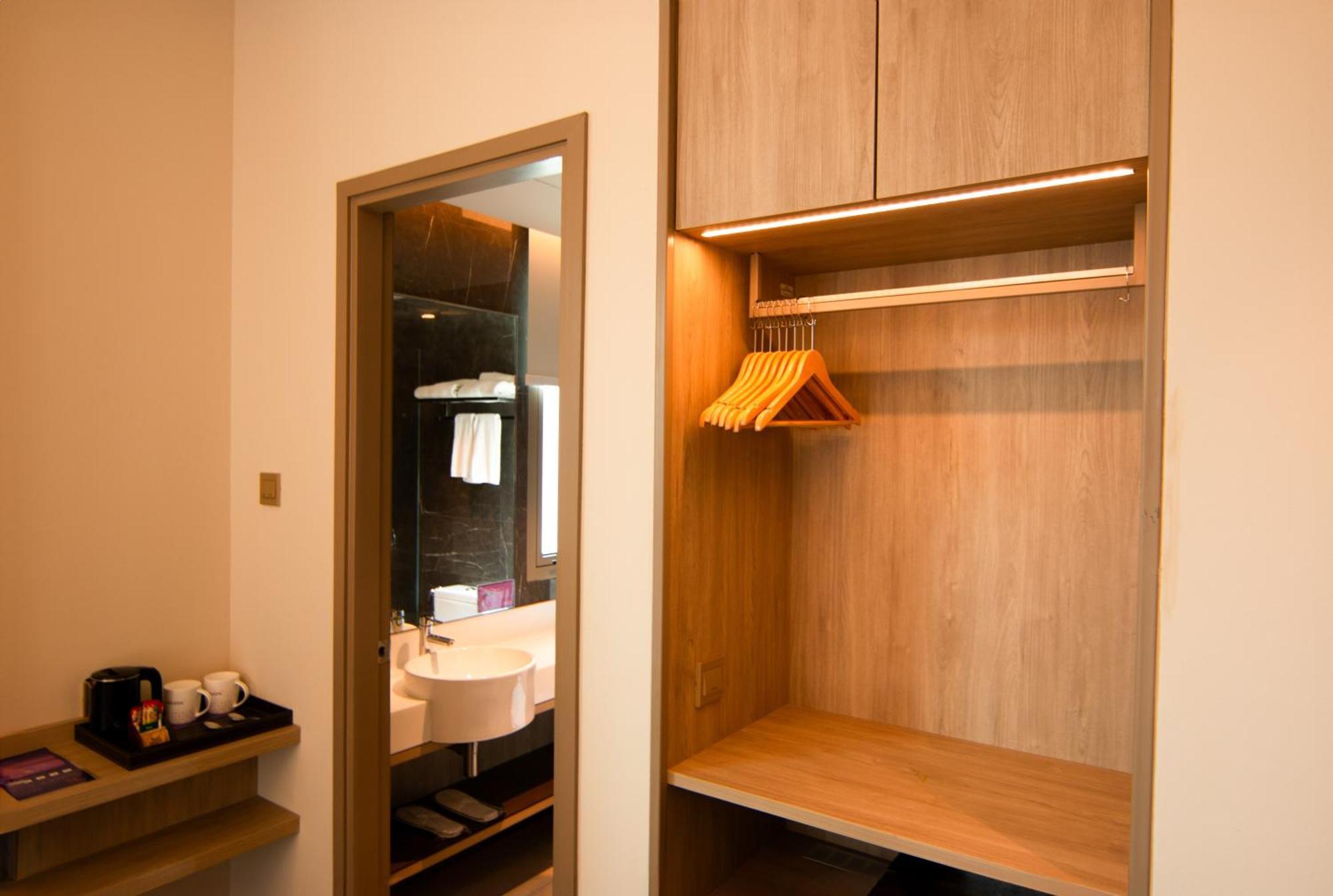 Aqueen Prestige Hotel Jalan Besar Szingapúr Kültér fotó