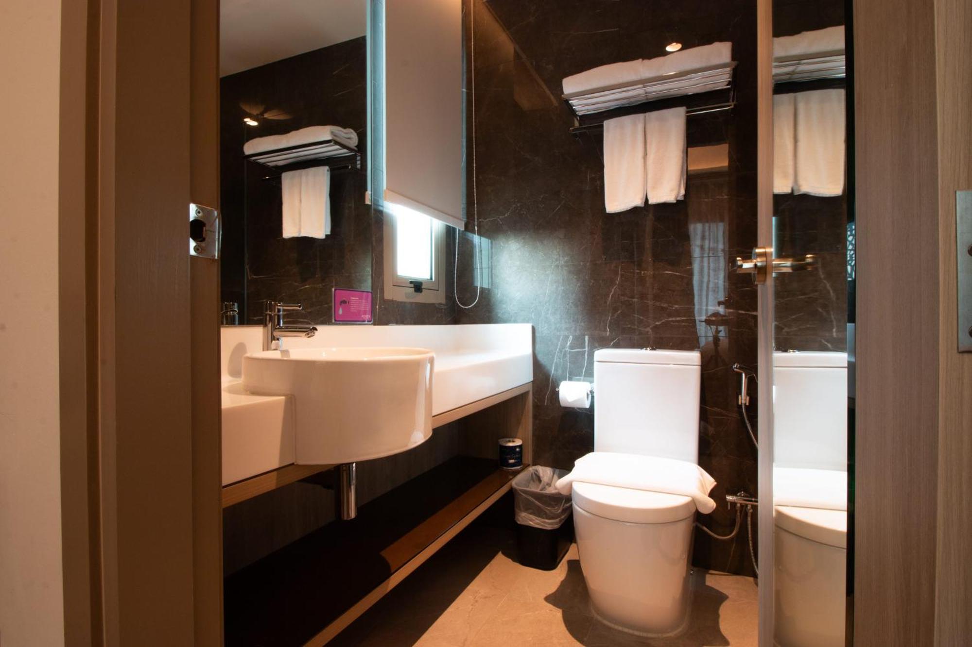 Aqueen Prestige Hotel Jalan Besar Szingapúr Kültér fotó