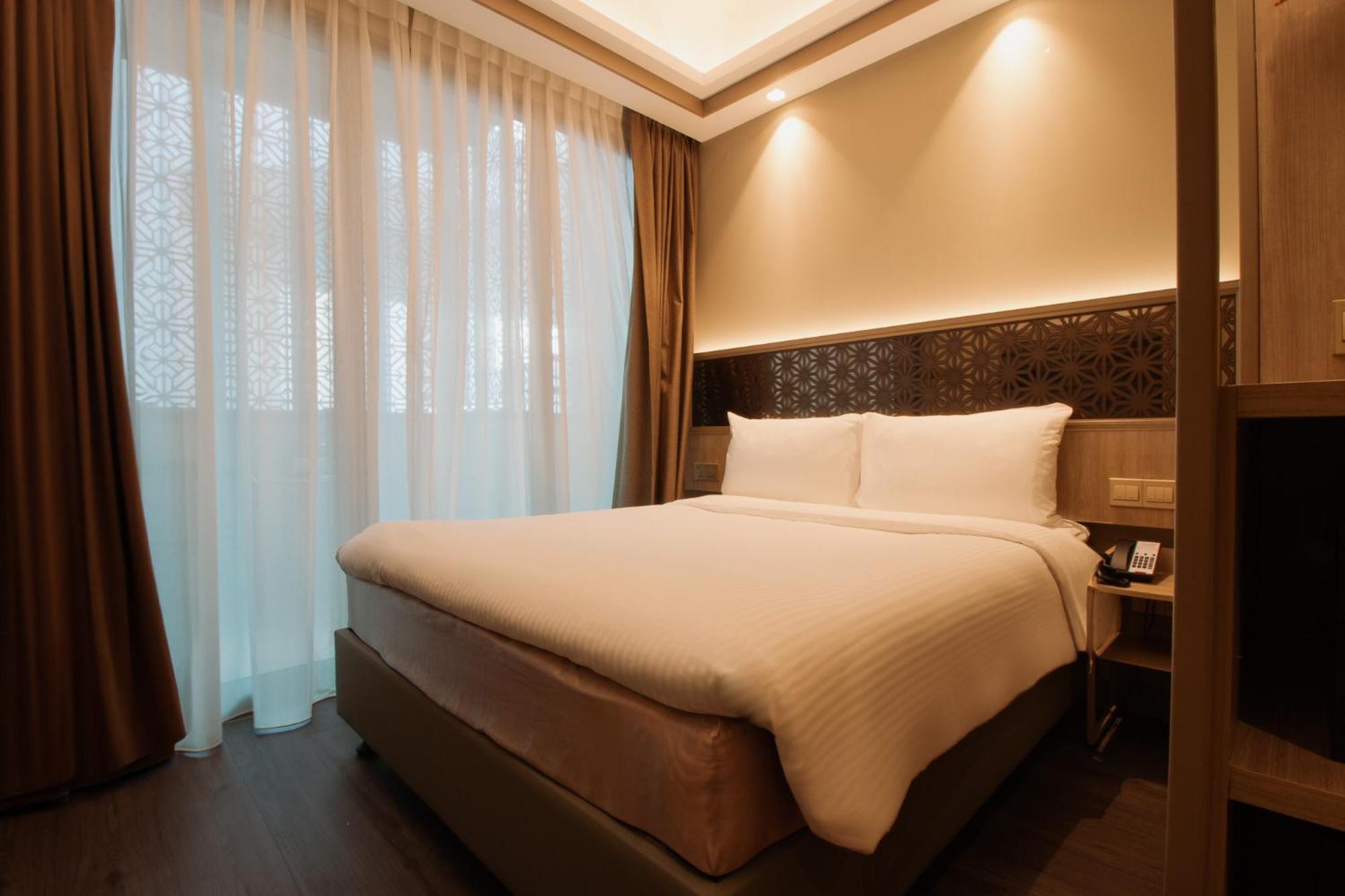 Aqueen Prestige Hotel Jalan Besar Szingapúr Kültér fotó