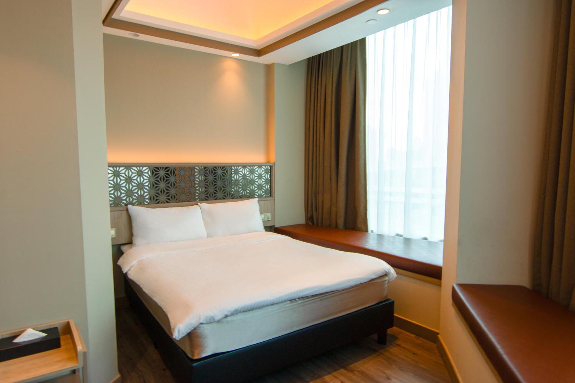 Aqueen Prestige Hotel Jalan Besar Szingapúr Kültér fotó