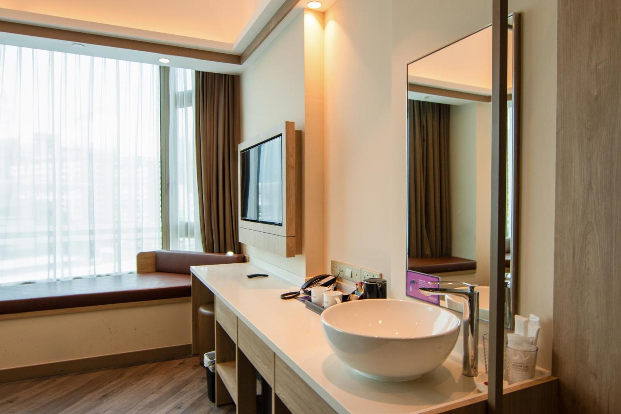 Aqueen Prestige Hotel Jalan Besar Szingapúr Kültér fotó